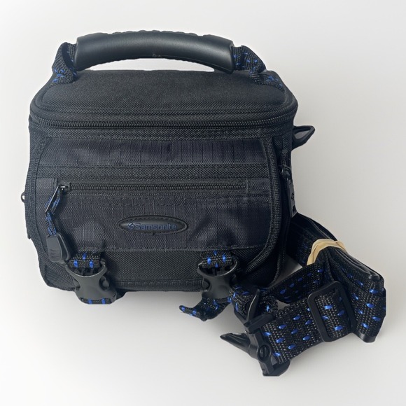 Samsonite Universal Camera Bag Waterproof Carry Handle And Adjustable Strap NWOT - Picture 1 of 7